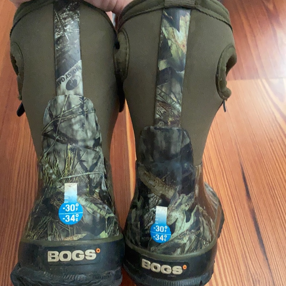BOGS waterproof Mossy Oak Camo boots size 7